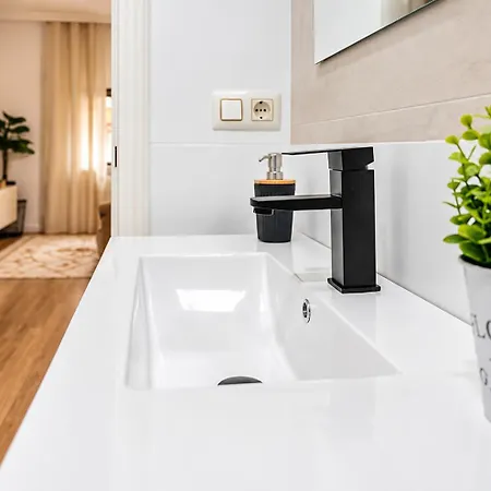 Apartamento Premium - Centro A Un Paseo - Hospital Y Campus 5 Min - 3 - Camas Premium - Fibra 1gb *